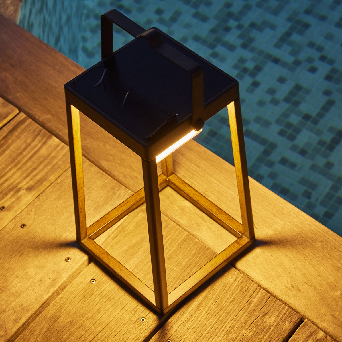 Wireless aluminum designer lantern with metal handle warm white LED SANTORIN WHITE H47cm