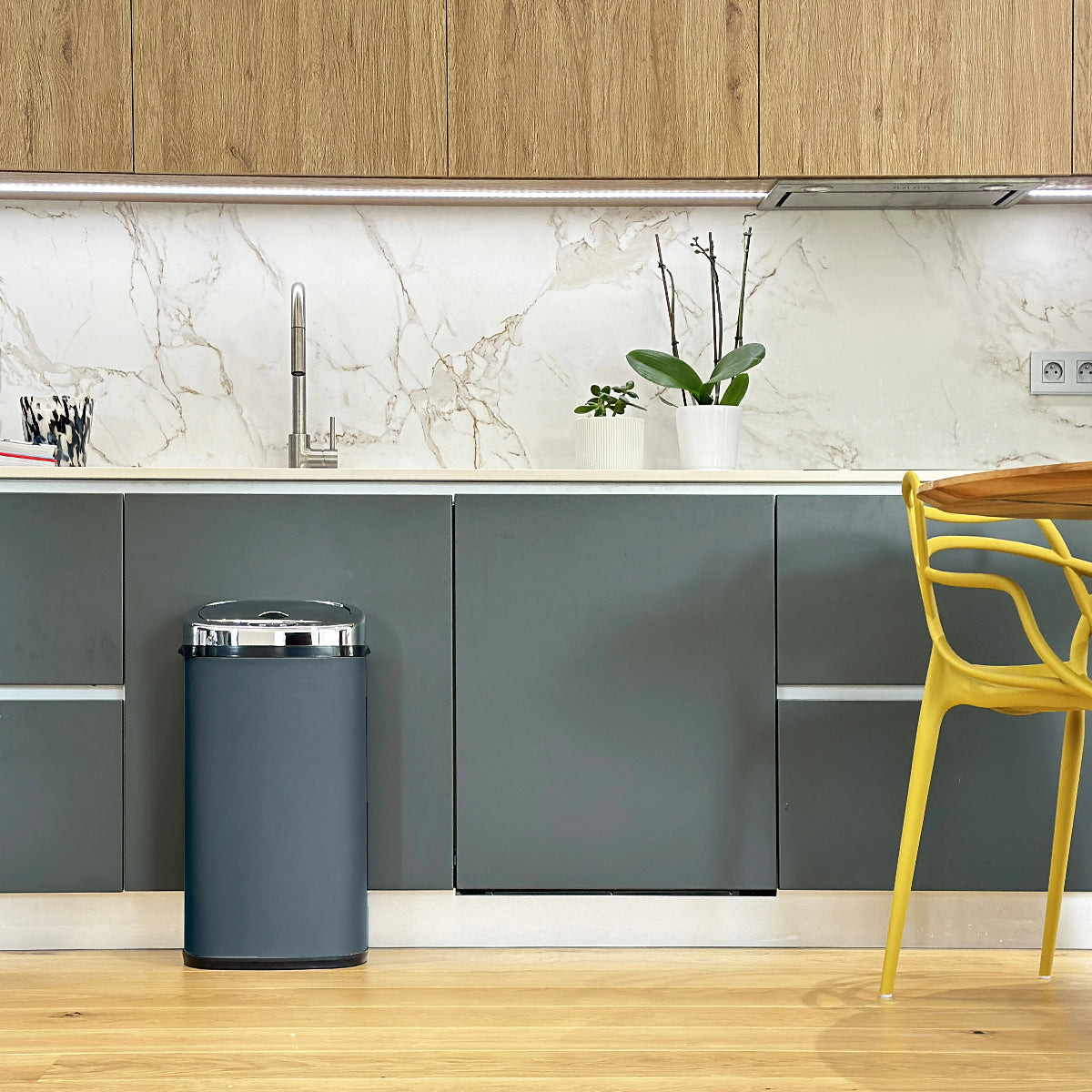 Automatic kitchen bin 42L LARGO Matte gray in stainless steel with strapping