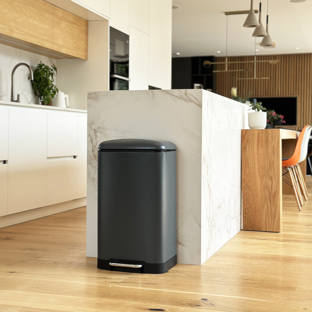 Kitchen pedal bin 40L Design GREENWICH Matt black in stainless steel with domed lid bucket