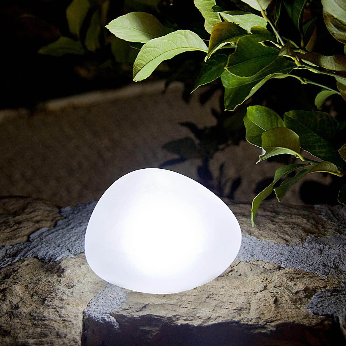 Decorative white LED pebble solar lamp SOLENZARA ∅16cm