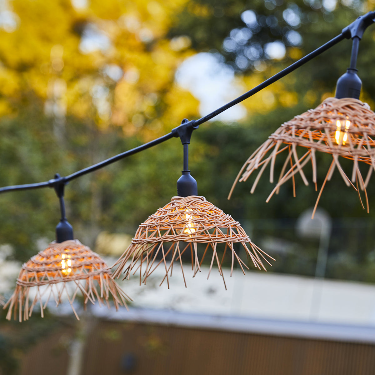 Guirlande lumineuse extérieure raccordable 6m avec 10 ampoules LED filament E27 blanc chaud HAWAII LIGHT Abat-jour polyrotin bohème