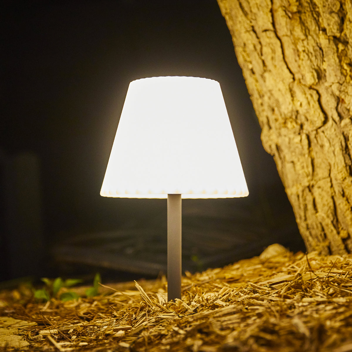 2-in-1 solar table lamp to plant or stand on metal base corrugated white LED lampshade dimmable BOUFFANT H62cm