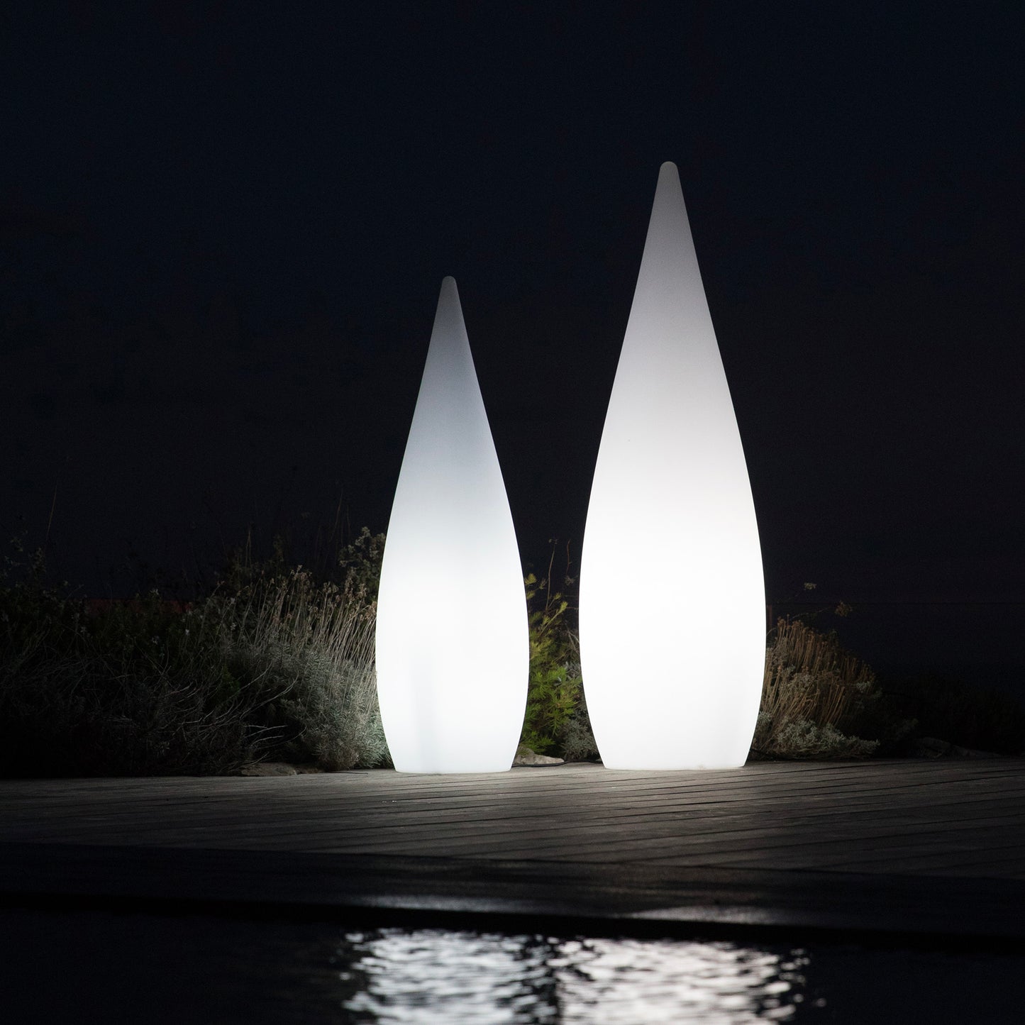 Wired drop floor lamp for outdoor use Powerful white LED lighting CLASSY H120cm E27 base