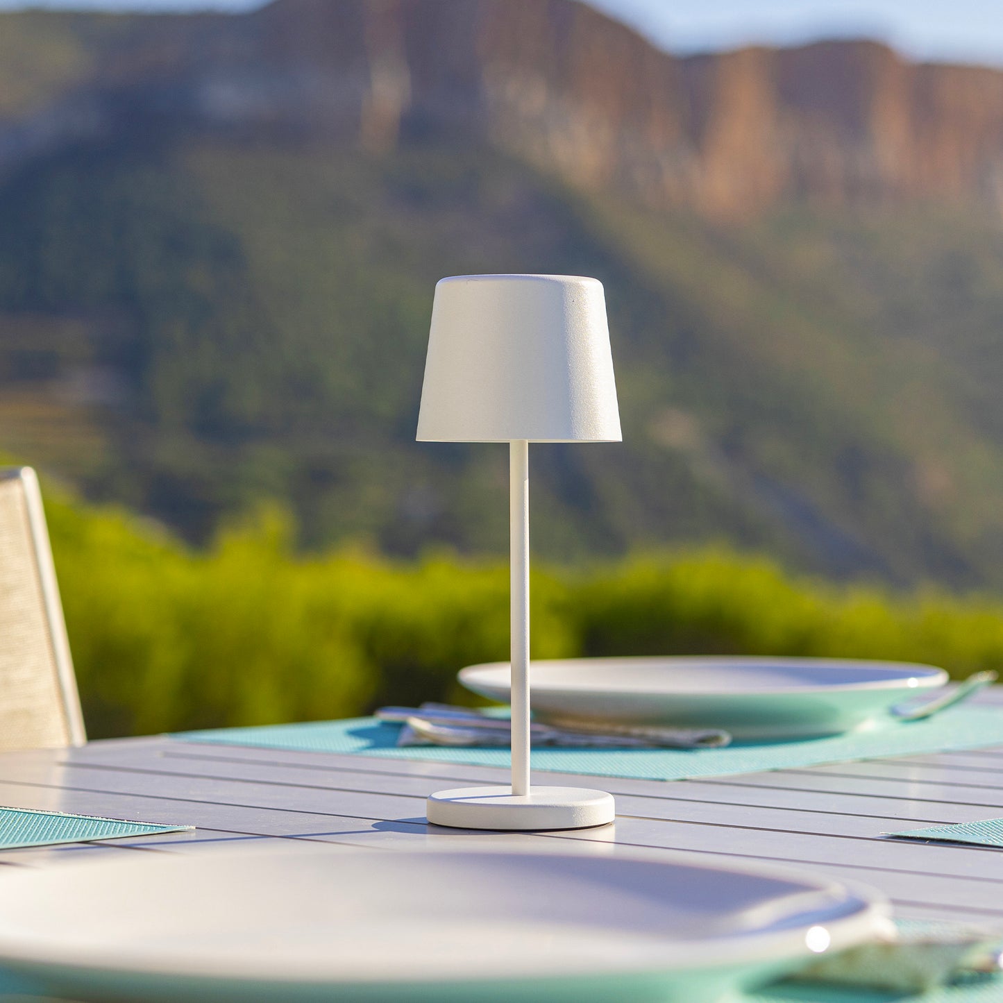 Mini lampe de table touch sans fil en aluminium blanc LED KELLY MINI WHITE blanc dimmable H22cm