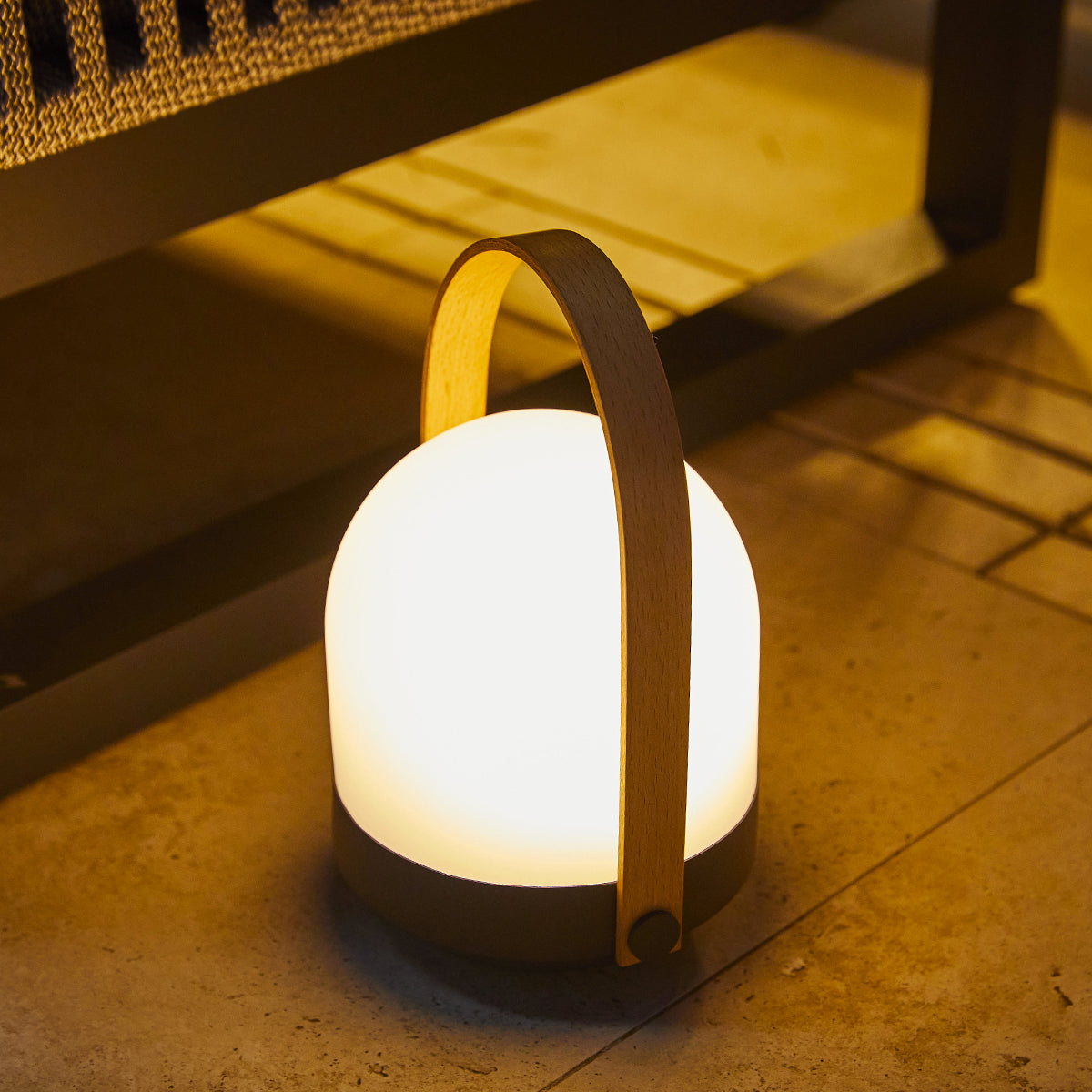 Baladeuse sans fil poignée bambou naturel LED blanc chaud dimmable AURA H27cm