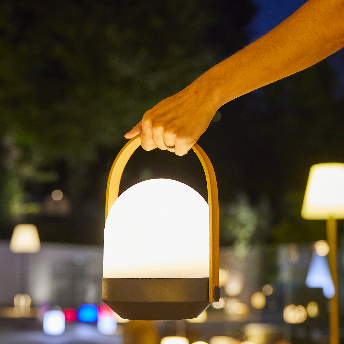 Baladeuse sans fil poignée bambou naturel LED blanc chaud dimmable AURA H27cm