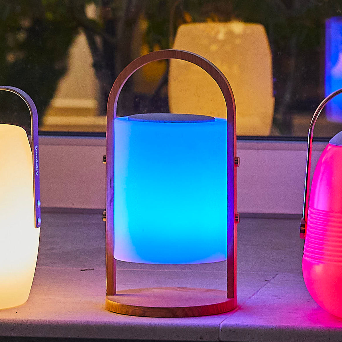 Wireless bluetooth speaker lamp wooden handle white/multicolor LED dimmable WOODY PLAY H37cm with remote control