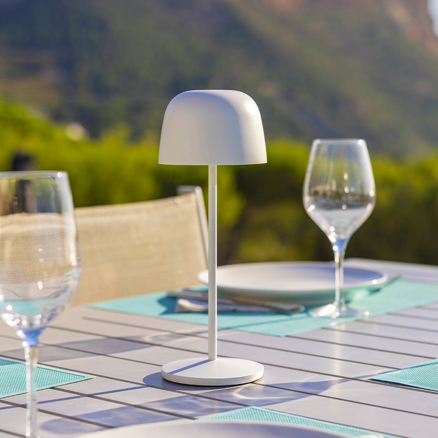 Lampe de table touch sans fil en aluminium blanc LED SOPHIA WHITE blanc dimmable H28cm