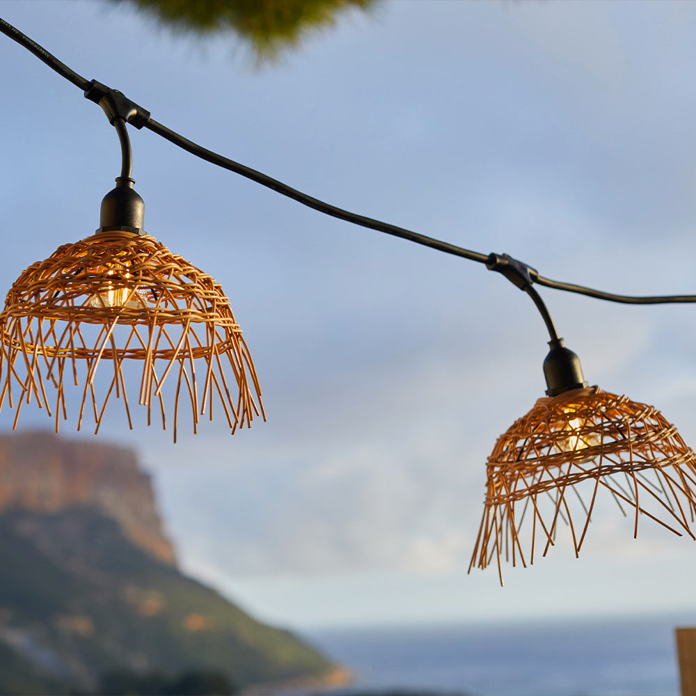 Guirlande lumineuse extérieure raccordable 102m avec 250 ampoules LED filament E27 blanc chaud HAWAII LIGHT Abat-jour polyrotin bohème