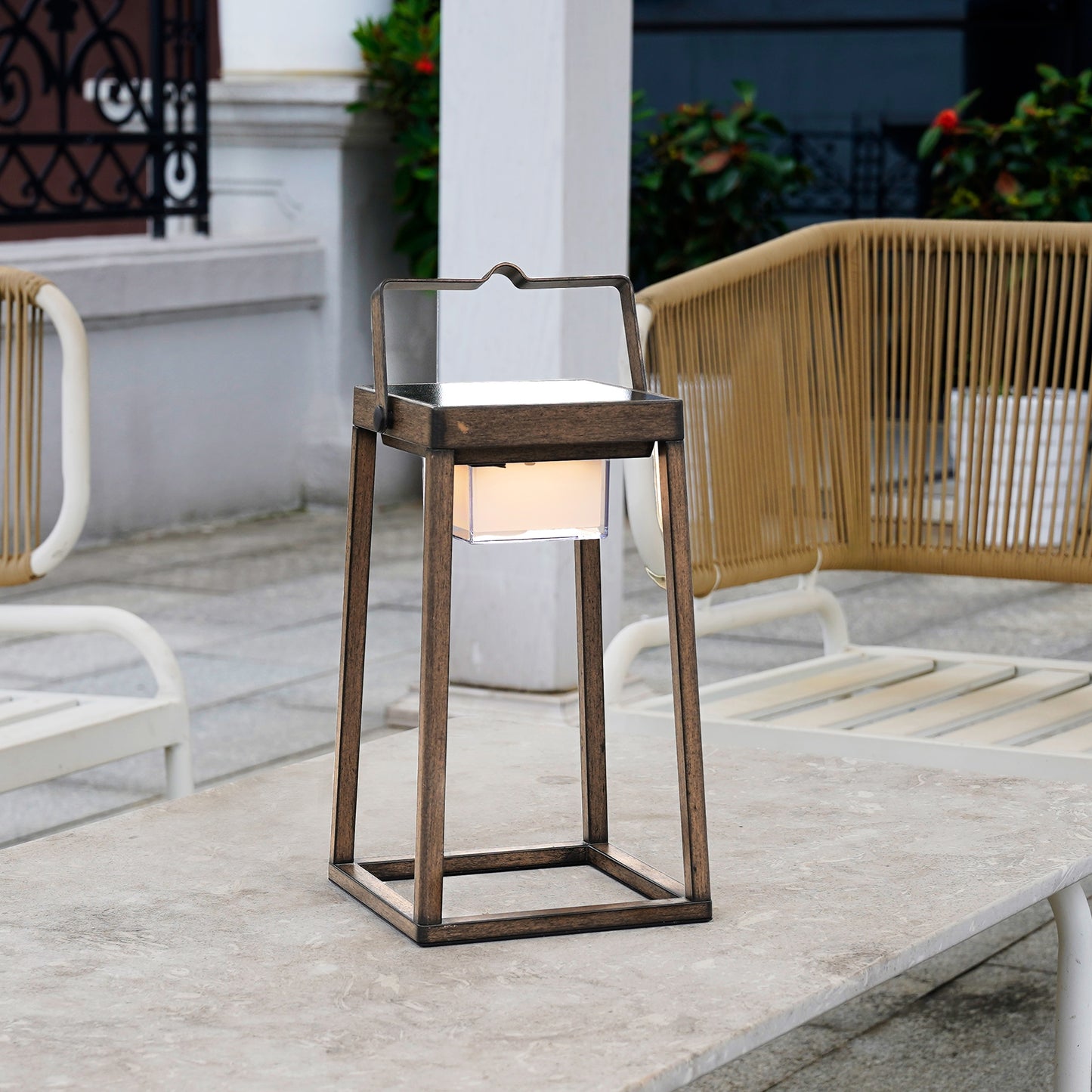 Wireless aluminum designer lantern with metal handle warm white LED SANTORIN WHITE H47cm