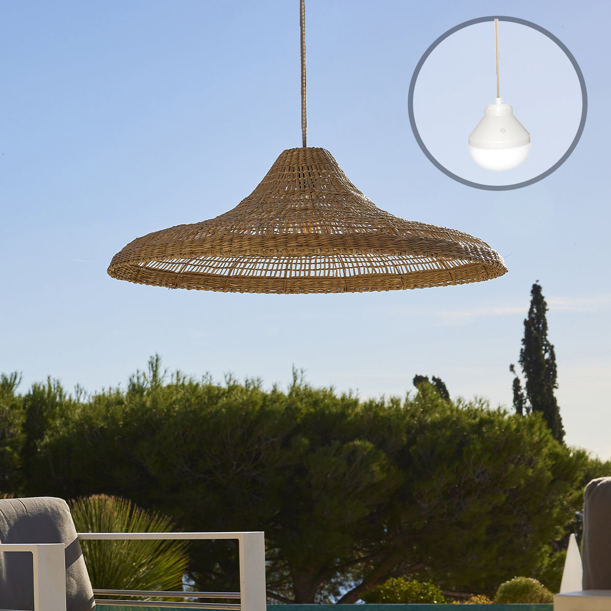 Suspension FREYA LARGE NOMAD en herbe marine naturelle style bohème avec ampoule LED nomade