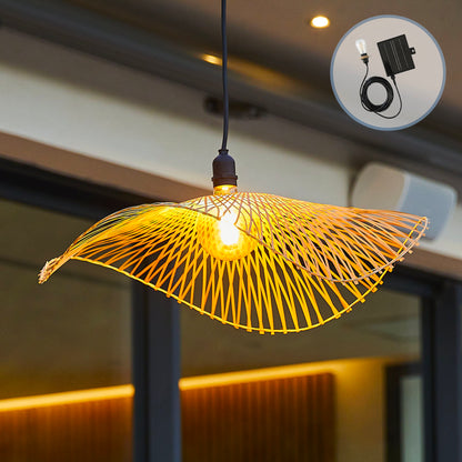 Suspension solaire LAIA SOLAR en bambou naturel avec câble hybride secteur et solaire 5m de longueur