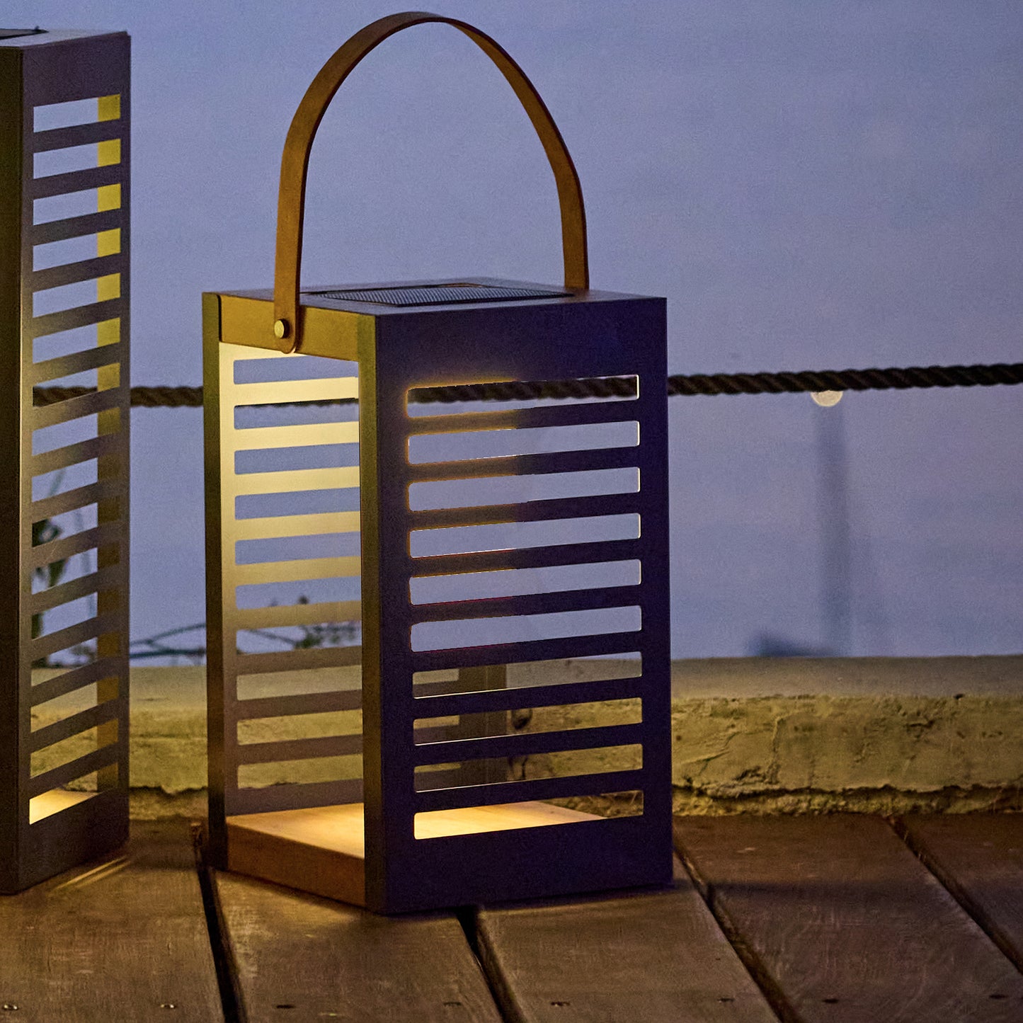 Lanterne solaire décorative avec base LED solaire rechargeable LED blanc chaud FERIAN SMALL H35cm