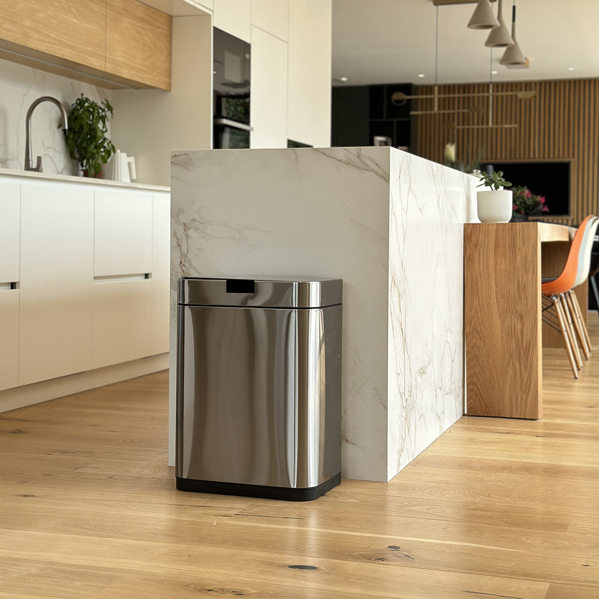 Design automatic kitchen bin 60L DAYTONA in stainless steel with strapping