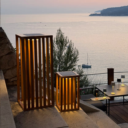 Lanterne solaire décorative LED blanc chaud CHENNAI TALL en bois teck massif H50cm