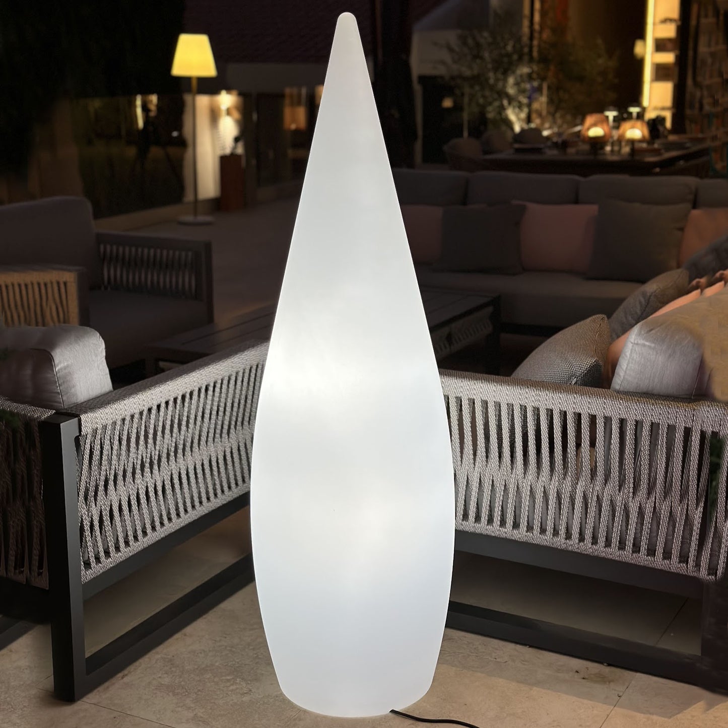 Wired drop light floor lamp for outdoor use Powerful white LED lighting CLASSY H150cm E27 base