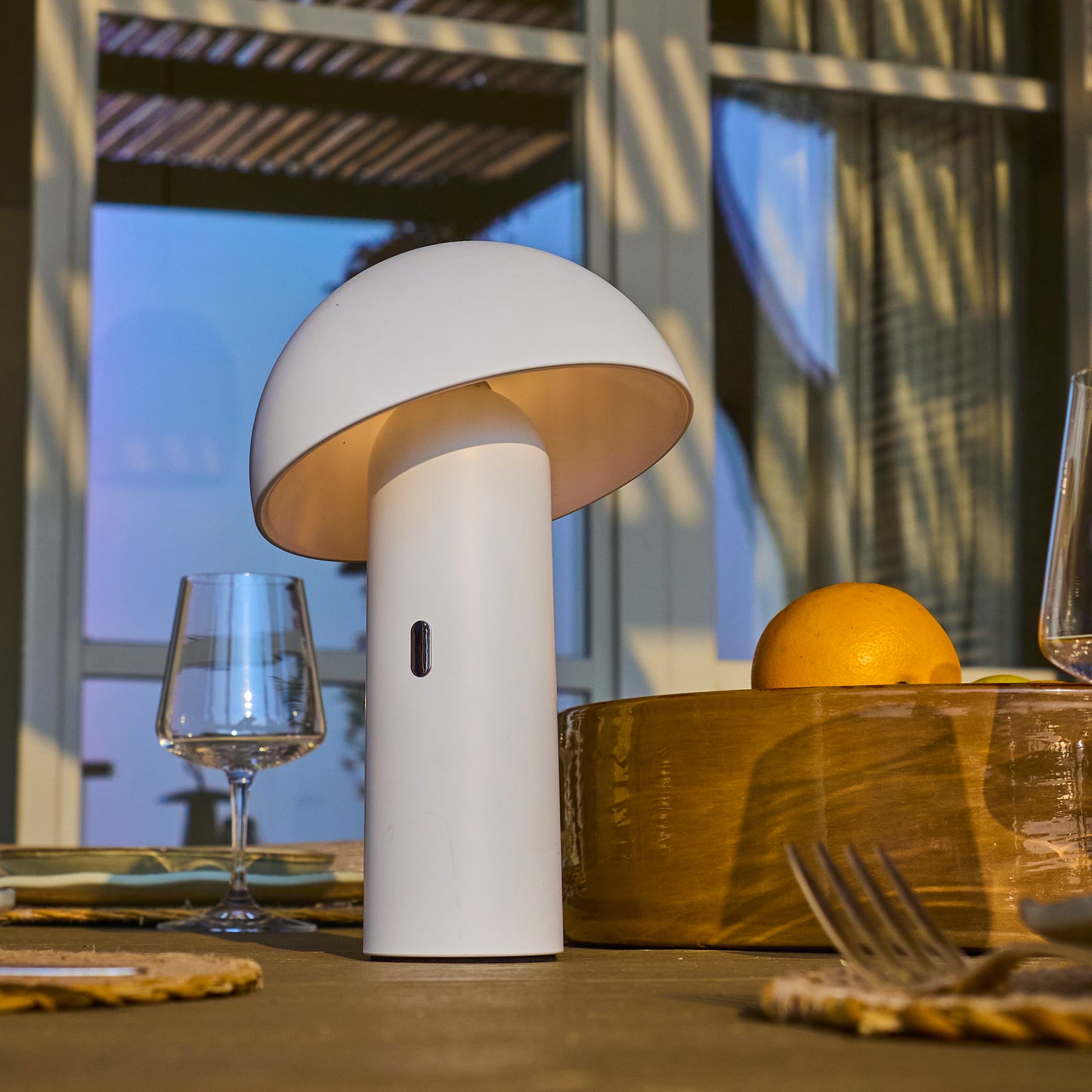 Wireless table lamp adjustable head warm white LED TOD WHITE H28cm