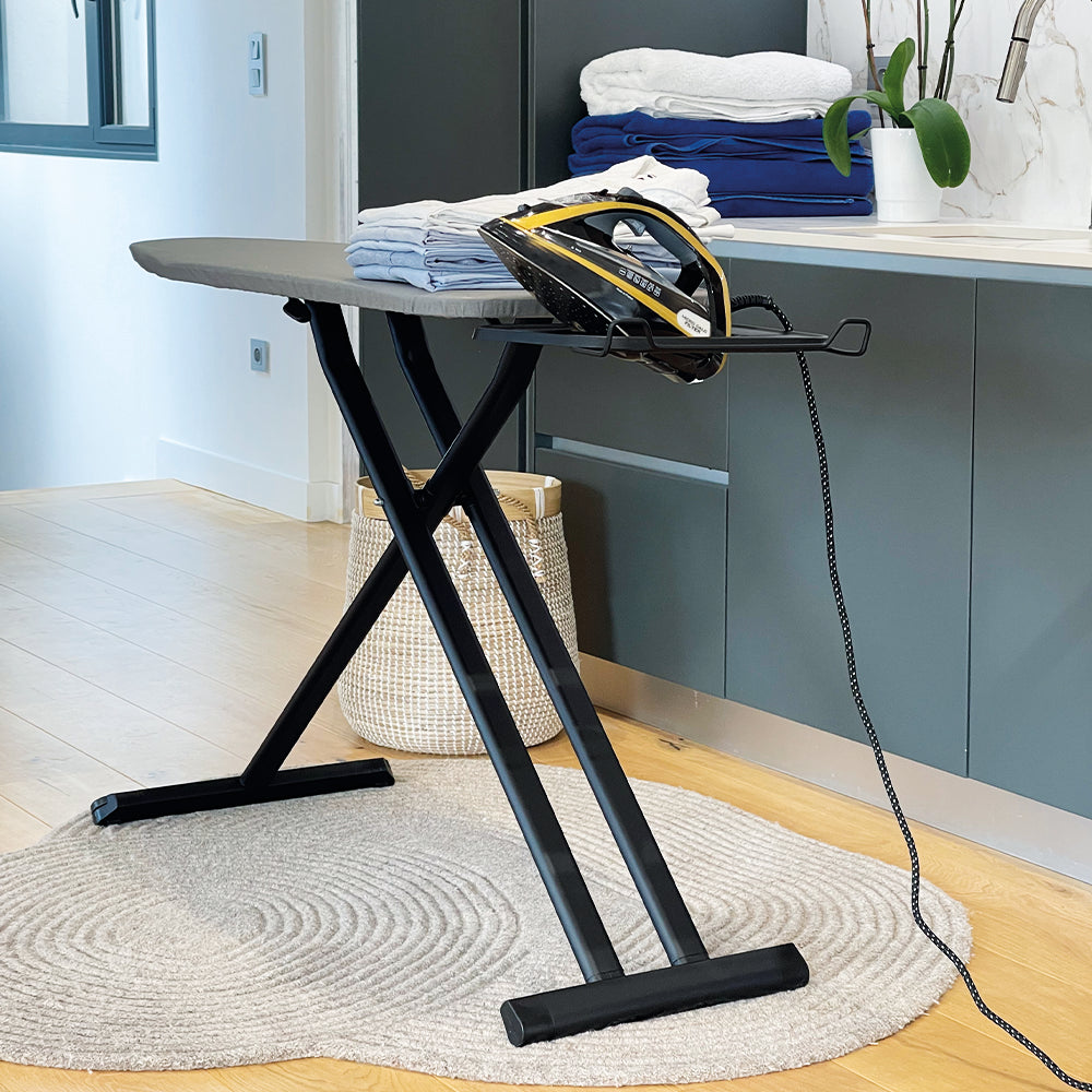 LICHT ultra-light foldable ironing board in aluminum 125x40 H92cm with iron rest and central steamer rest and wheels