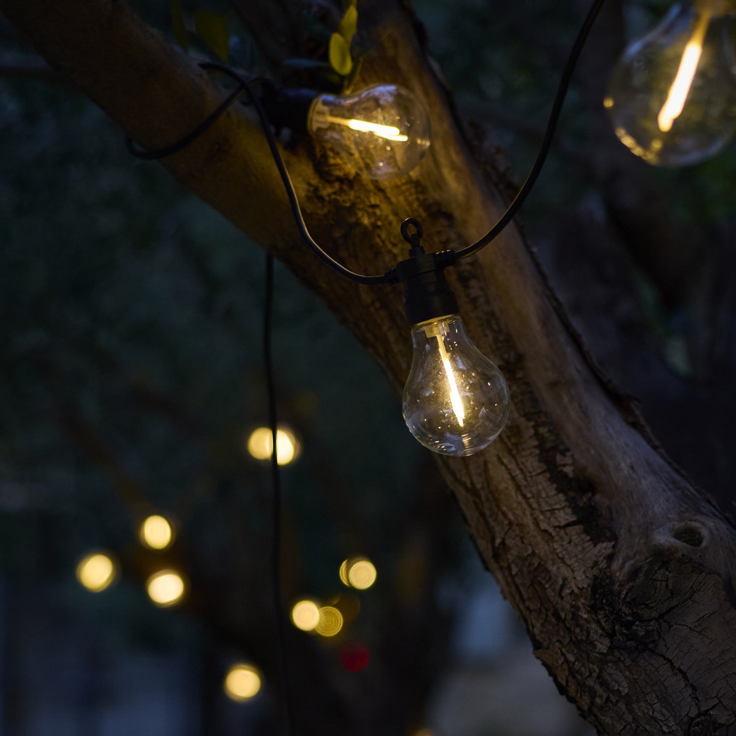 Guirlande lumineuse extérieur 10 globes transparents raccordable LED blanc chaud PARTY CLEAR HYBRID 7.50m solaire et sur secteur