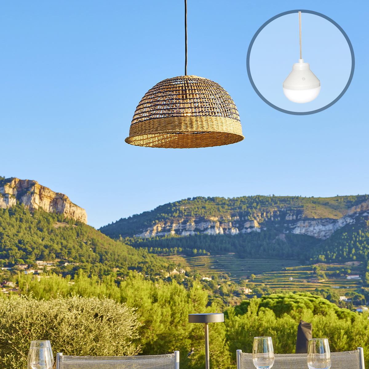 Suspension CESARE NOMAD en herbe marine naturelle style bohème avec ampoule LED nomade